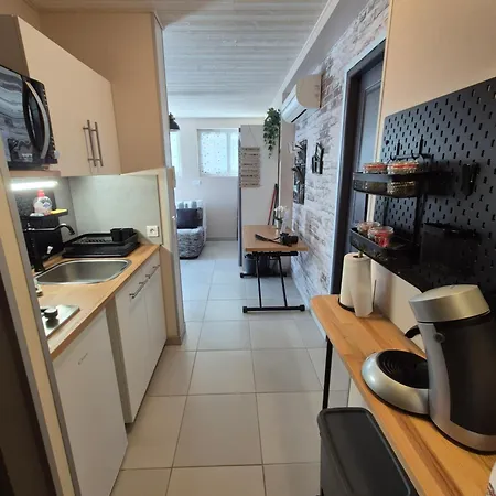 Apartment Independant Ty-oustal *