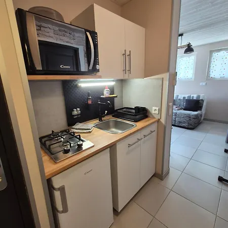 Independant Ty-oustal * Millau