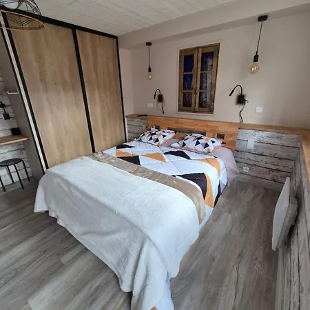 Independant Ty-oustal